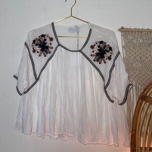 Bohemian White Floral Embroidered Flowy Boho Blouse Sz. L NWT!